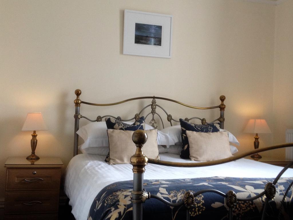 Warwick House Hotel Penzance Room photo